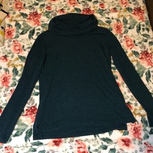 Green turtle neck sweater